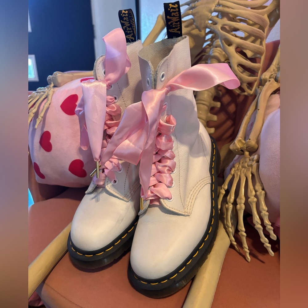 Dr. Martens white calf length boots sz 8